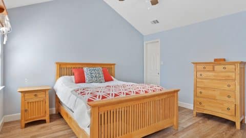 1 OLD FORT WAY 32