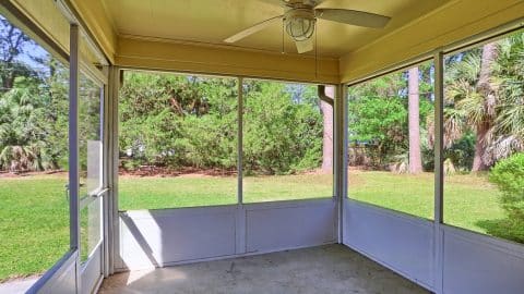 207 Debra - 31