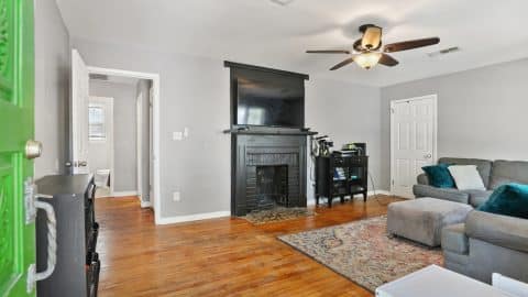 2337 E 40th - 03