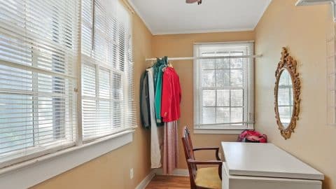 2337 E 40th - 06