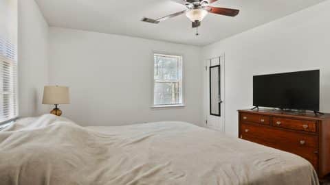 2337 E 40th - 18