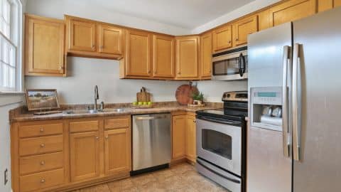 412 E 62nd St - 09