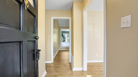 6 Leaning Oaks - 03