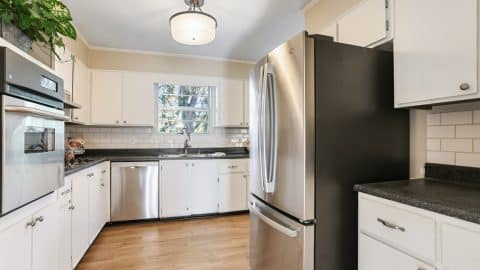 6 Leaning Oaks - 09