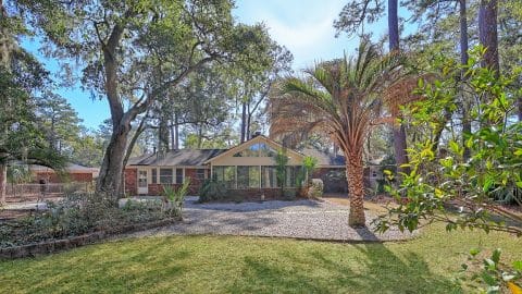 6 Leaning Oaks - 37