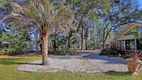 6 Leaning Oaks - 38