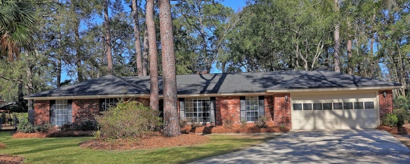 6 Leaning Oaks - Featured Image