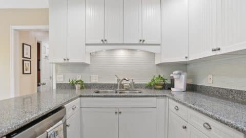 7417 Hemlock - 08